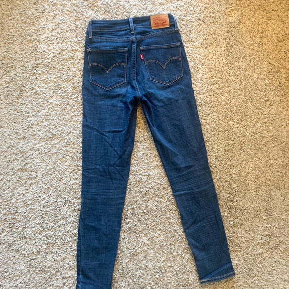 Levi High Rise Skinny Jeans - Picture 4 of 6